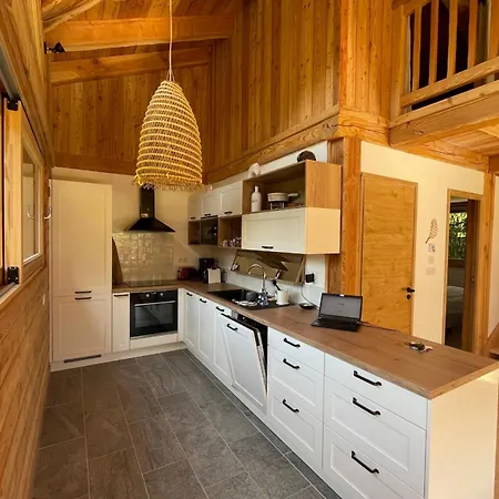 Semi Detached For 8 With Balcony & Garden Chalet