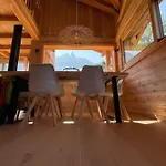 A Beautiful With A Terrace And Garden シャレー シャモニー