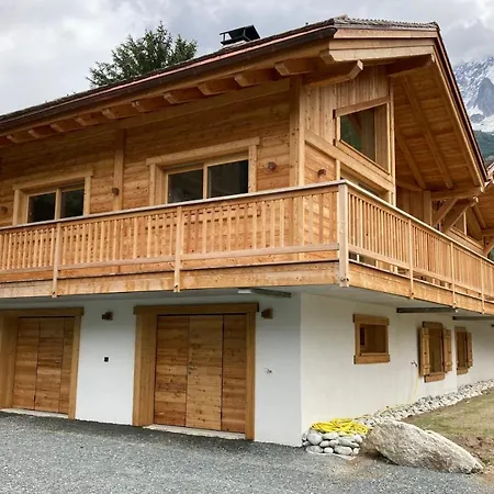 Chalet Semi Detached For 8 With Balcony & Garden Chamonix