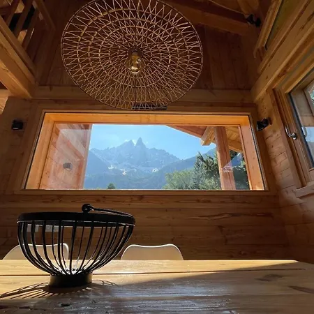 Semi Detached For 8 With Balcony & Garden * Chamonix