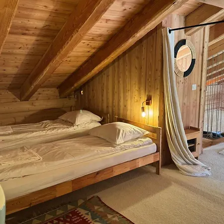 Semi Detached For 8 With Balcony & Garden *